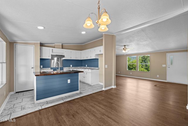 106 Rivershadows Drive, Rogersville, TN 37857