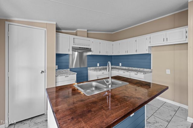 106 Rivershadows Drive, Rogersville, TN 37857