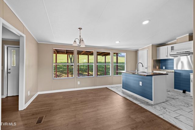 106 Rivershadows Drive, Rogersville, TN 37857
