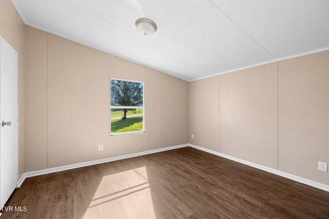 106 Rivershadows Drive, Rogersville, TN 37857