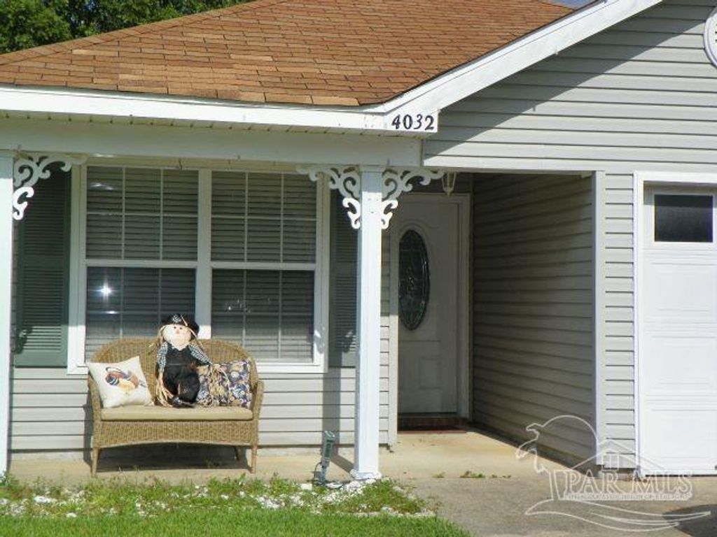 4032 Glenway Dr, Pensacola, FL 32526