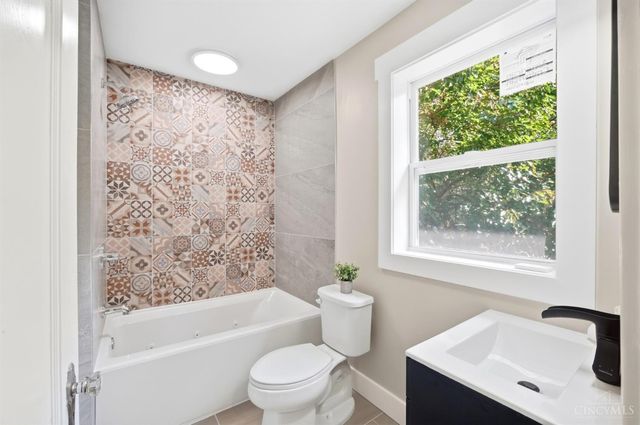 2235 W North Bend Road, Cincinnati, OH 45239