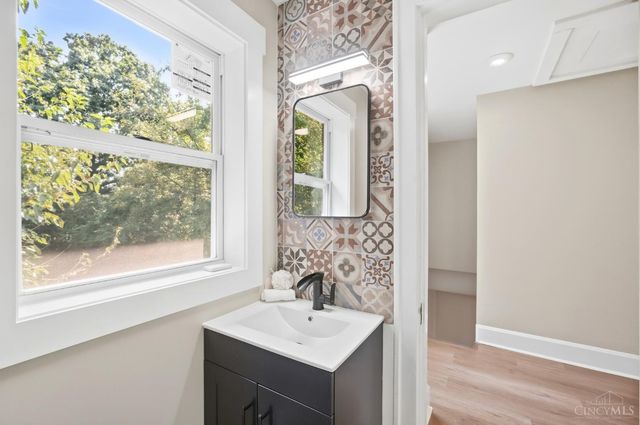 2235 W North Bend Road, Cincinnati, OH 45239