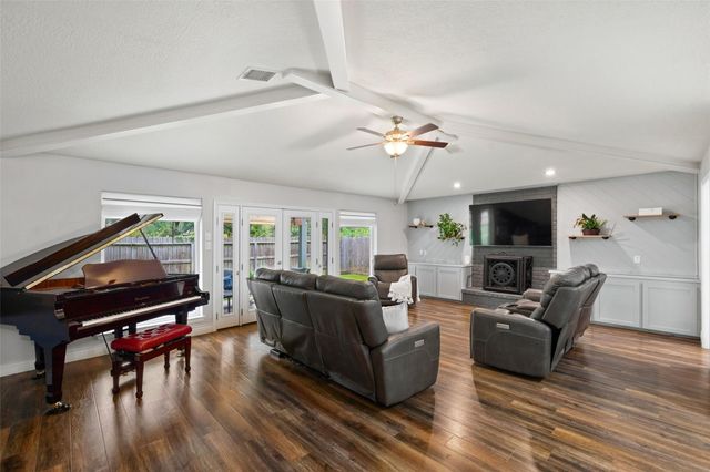 15126 Carols Way Drive, Houston, TX 77070