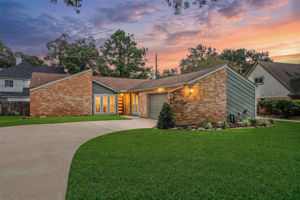 15126 Carols Way Drive, Houston, TX 77070