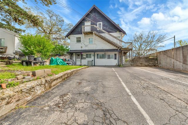2952 PRYNNE Street, Keego Harbor, MI 48320