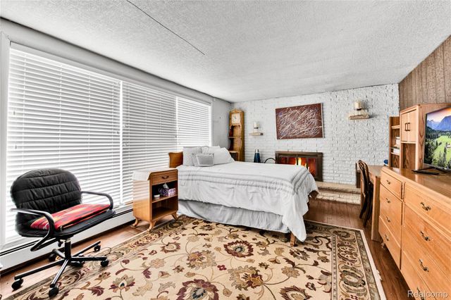 2952 PRYNNE Street, Keego Harbor, MI 48320
