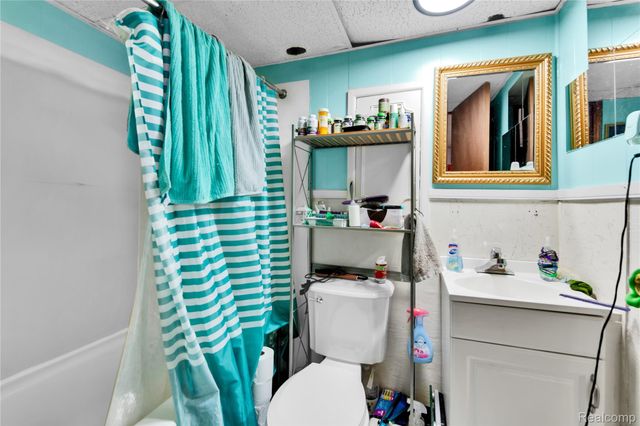2952 PRYNNE Street, Keego Harbor, MI 48320