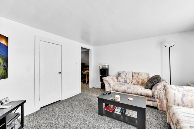 2952 PRYNNE Street, Keego Harbor, MI 48320