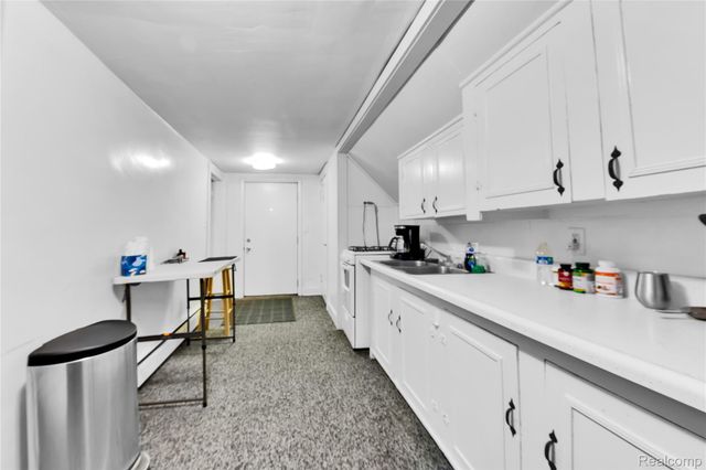 2952 PRYNNE Street, Keego Harbor, MI 48320