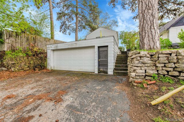 2952 PRYNNE Street, Keego Harbor, MI 48320