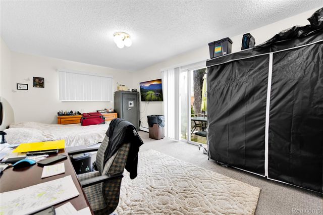 2952 PRYNNE Street, Keego Harbor, MI 48320