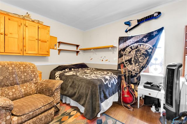 2952 PRYNNE Street, Keego Harbor, MI 48320