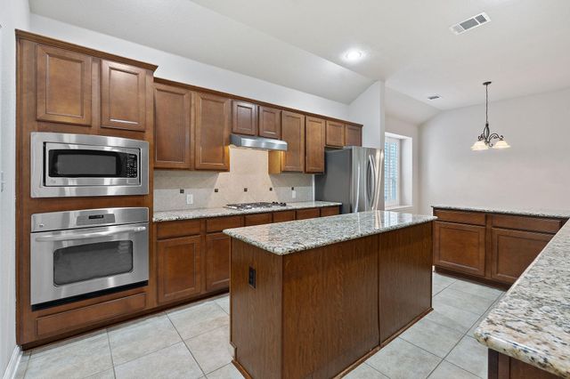 4900 Pyrenees PASS, Bee Cave, TX 78738