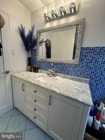 2007 SANFORD ST, Philadelphia, PA 19116