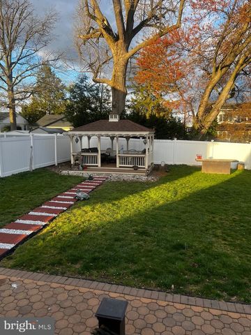 2007 SANFORD ST, Philadelphia, PA 19116