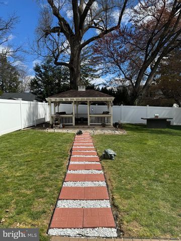 2007 SANFORD ST, Philadelphia, PA 19116