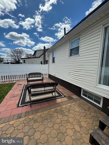 2007 SANFORD ST, Philadelphia, PA 19116