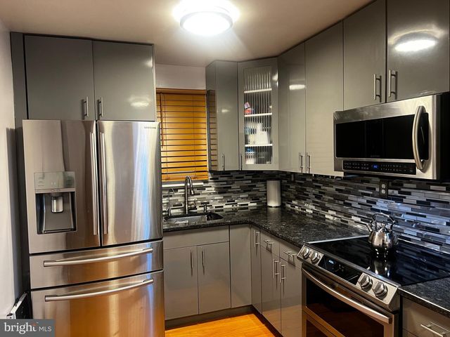 2007 SANFORD ST, Philadelphia, PA 19116