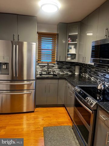 2007 SANFORD ST, Philadelphia, PA 19116