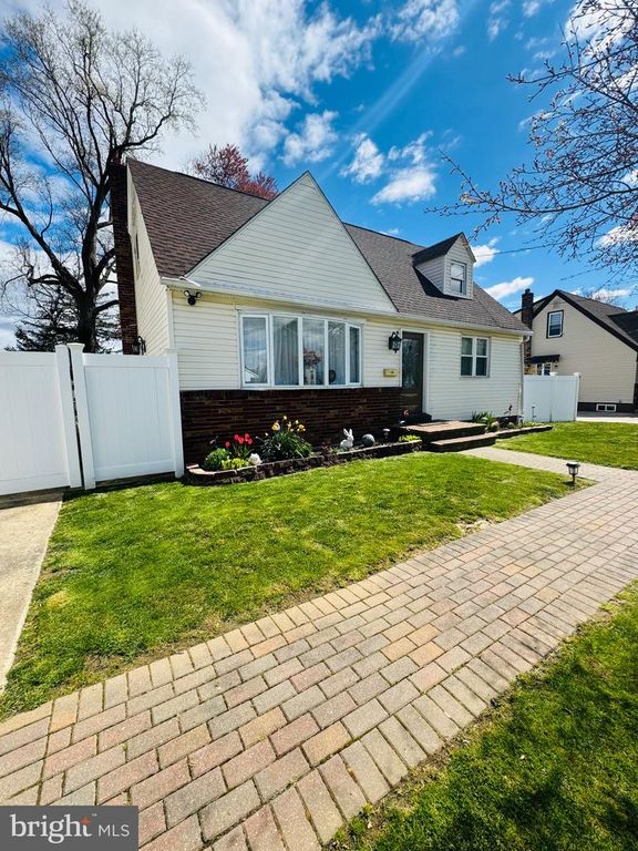 2007 SANFORD ST, Philadelphia, PA 19116