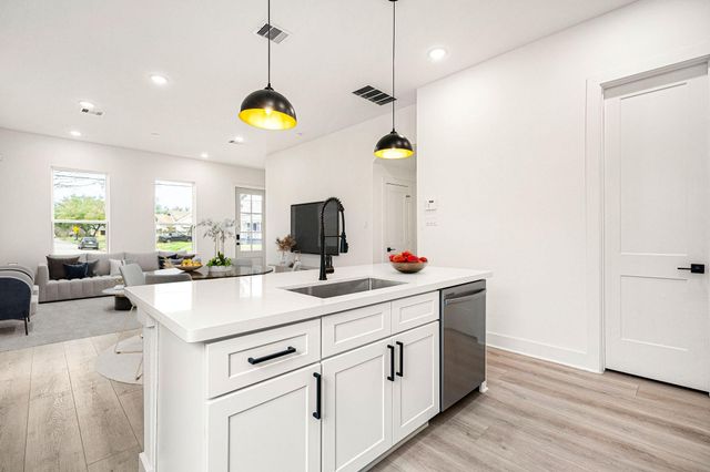 747 Dumble Street, Houston, TX 77023