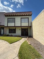 6850 Crown Ridge, San Antonio, TX 78239