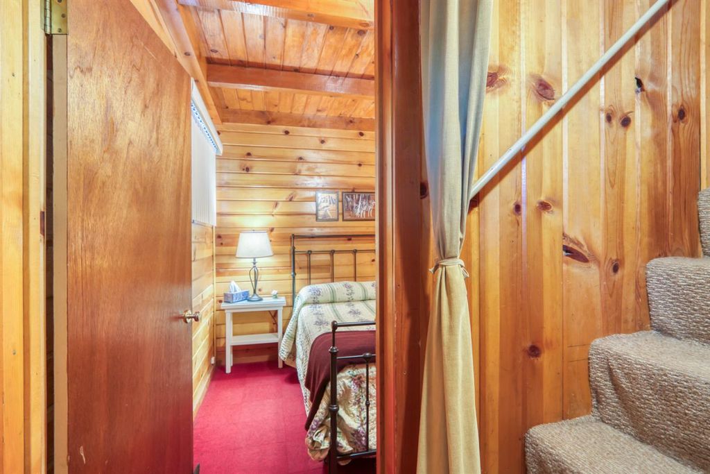 Image 13 of property listing at 41336 Timber Drive, Shaver Lake, CA 93664