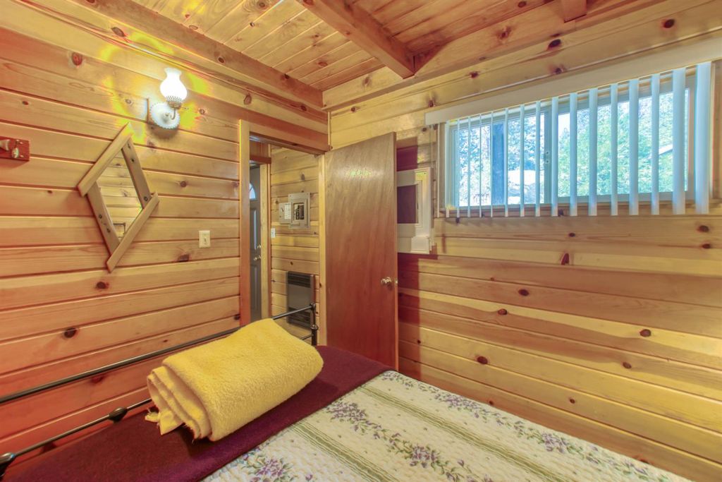 Image 15 of property listing at 41336 Timber Drive, Shaver Lake, CA 93664