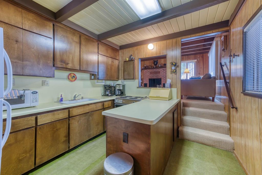 Image 16 of property listing at 41336 Timber Drive, Shaver Lake, CA 93664