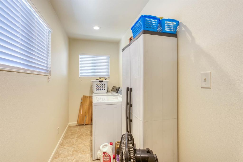 Image 23 of property listing at 41336 Timber Drive, Shaver Lake, CA 93664