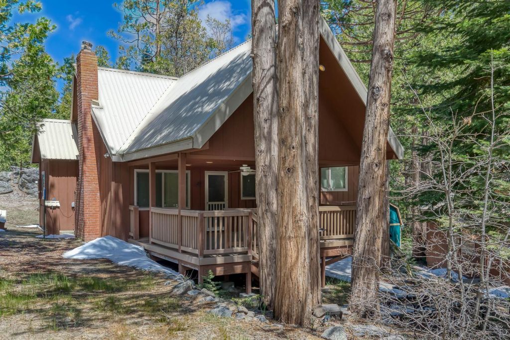 Image 3 of property listing at 41336 Timber Drive, Shaver Lake, CA 93664