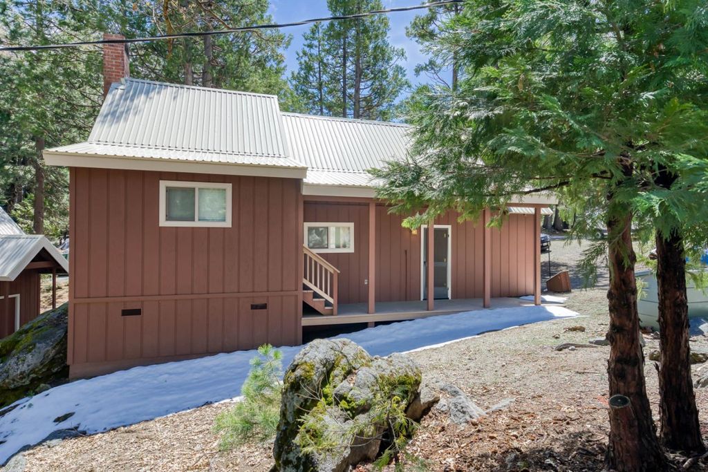 Image 33 of property listing at 41336 Timber Drive, Shaver Lake, CA 93664