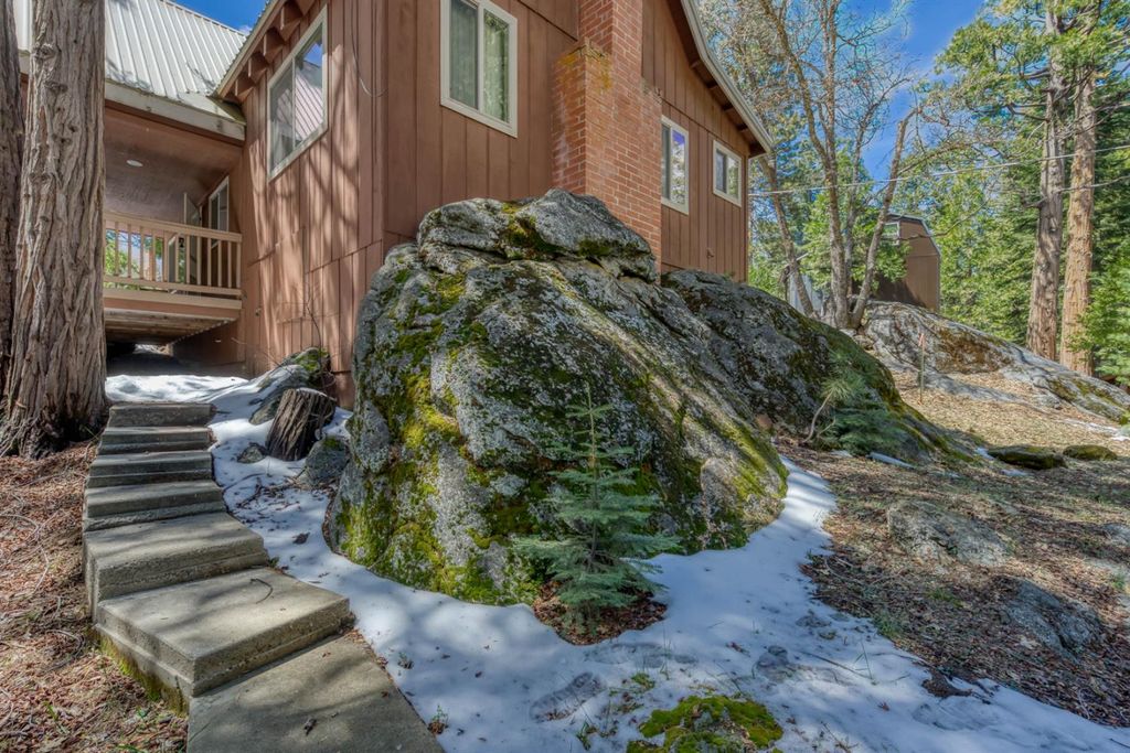 Image 36 of property listing at 41336 Timber Drive, Shaver Lake, CA 93664