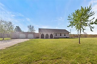 68 County Road 8492, Green Forest, AR 72638