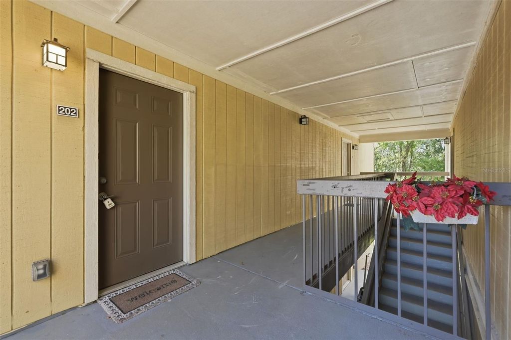 Image 11 of property listing at 13285 ARBOR POINTE CIRCLE 202, Tampa, FL 33617