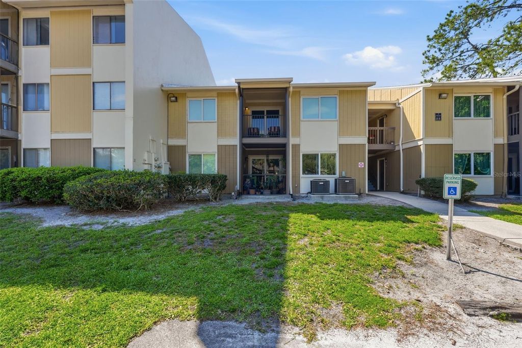 Image 29 of property listing at 13285 ARBOR POINTE CIRCLE 202, Tampa, FL 33617