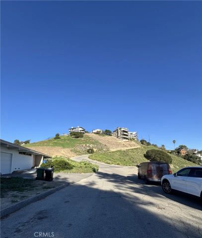 3585 Glenalbyn, Los Angeles, CA 90065