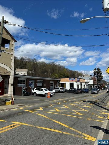 120 Goffle Road, Hawthorne, NJ 07506