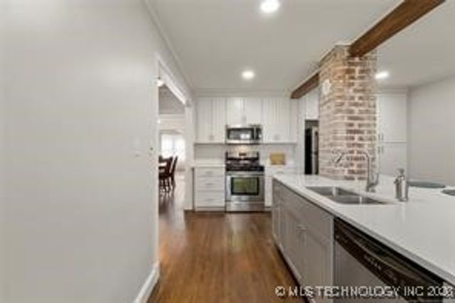 1510 S College Avenue, Tulsa, OK 74104