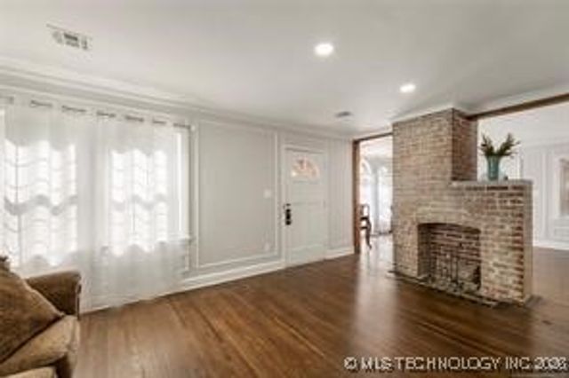 1510 S College Avenue, Tulsa, OK 74104