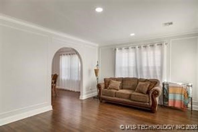 1510 S College Avenue, Tulsa, OK 74104