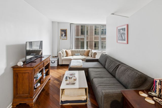 777 N Michigan Avenue 2504, Chicago, IL 60611