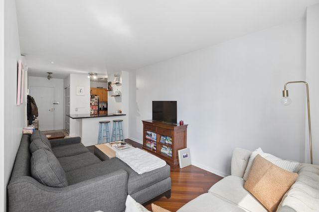 777 N Michigan Avenue 2504, Chicago, IL 60611
