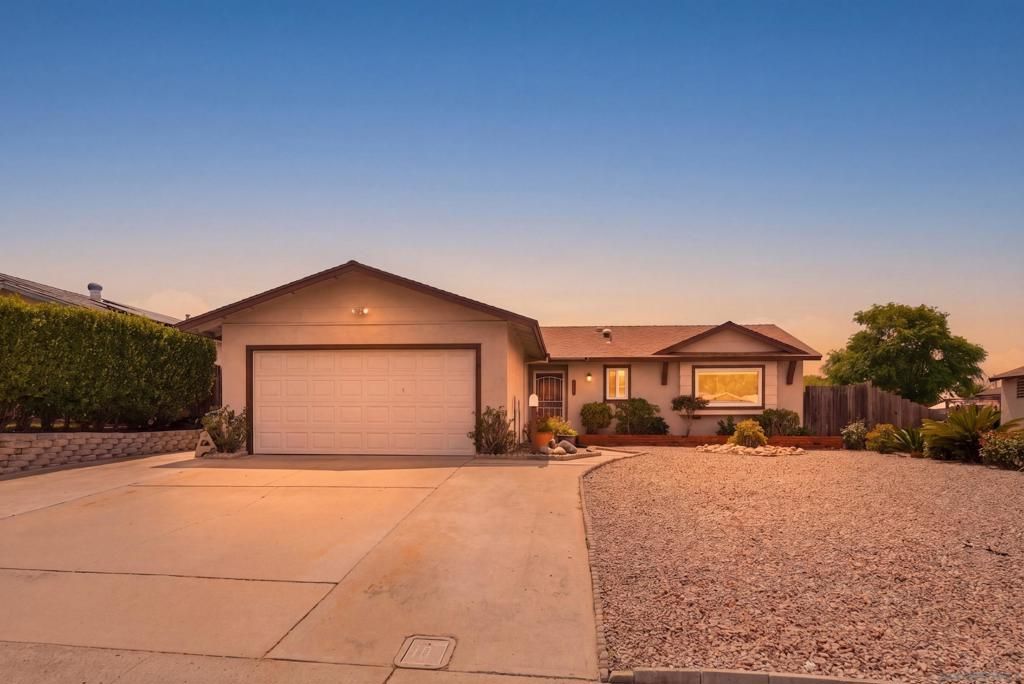 Image 3 of property listing at 12721 Via La Gardenia, Poway, CA 92064