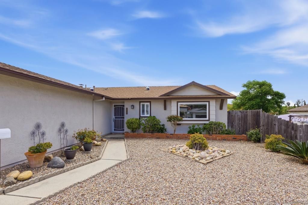 Image 5 of property listing at 12721 Via La Gardenia, Poway, CA 92064