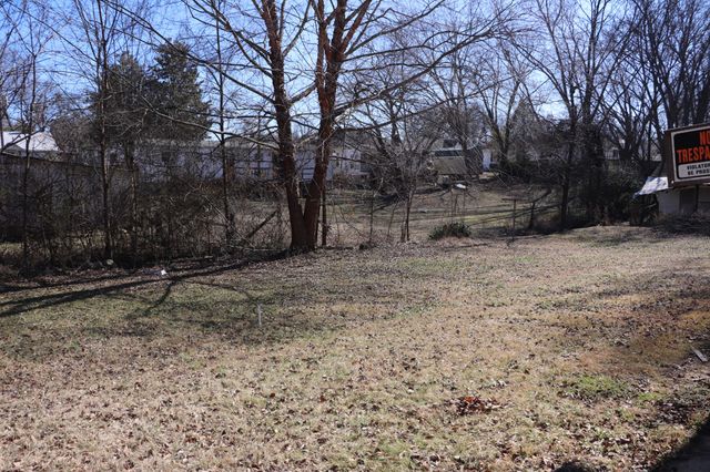 1201 Grove St, Paris, TN 38242
