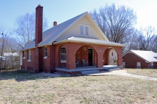 1201 Grove St, Paris, TN 38242