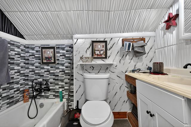 500 E King Street, Garrett, IN 46738