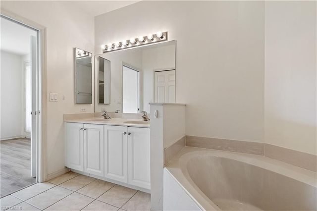 4280 Avian AVE, Fort Myers, FL 33916